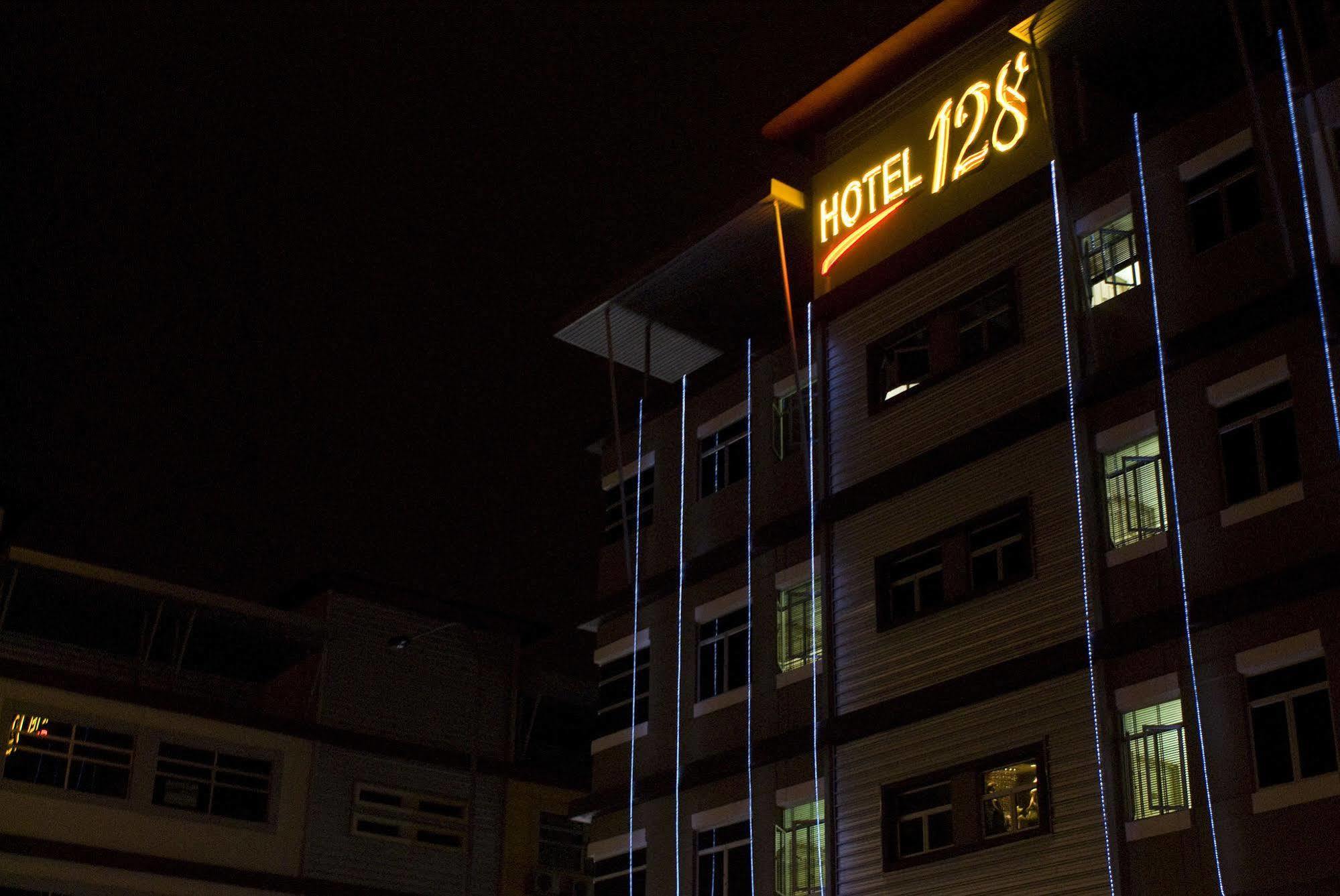 Hotel 128 Kuala Lumpur Bagian luar foto